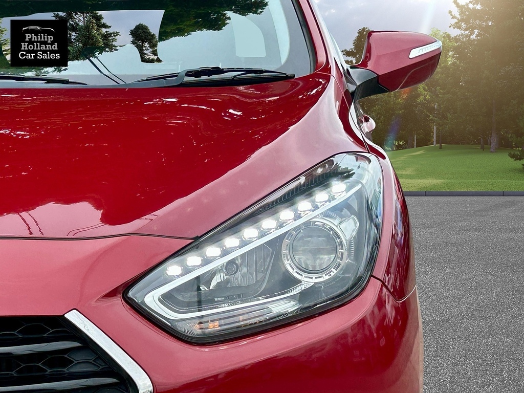Hyundai I40 Estate Red #3