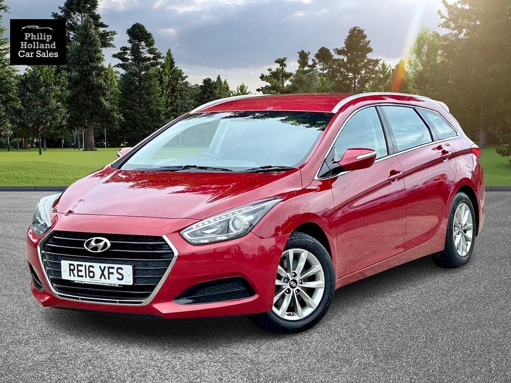 Hyundai I40 Estate Red