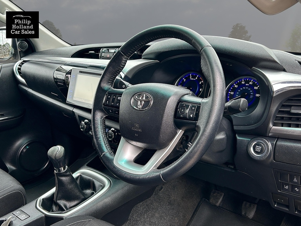 Toyota HILUX Pickup Silver #4
