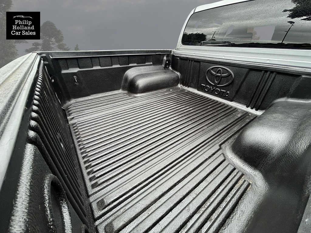 Toyota HILUX Invincible X Dcab Pick Up 2.4 D-4d Black #10