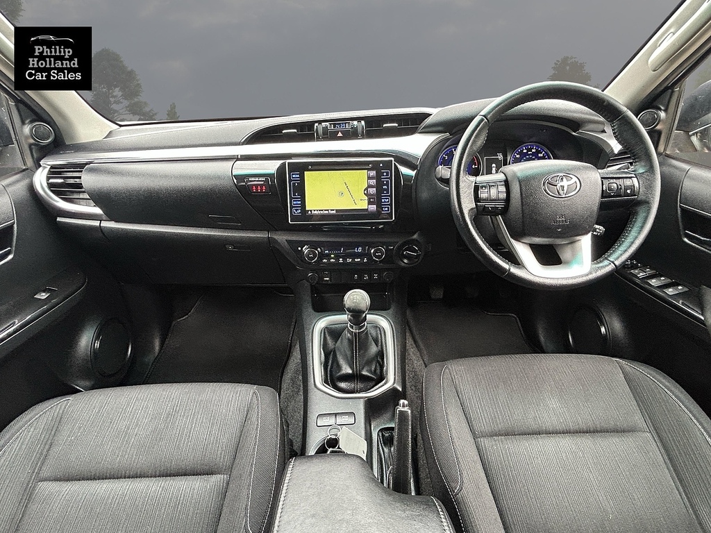 Toyota HILUX Invincible X Dcab Pick Up 2.4 D-4d Black #7