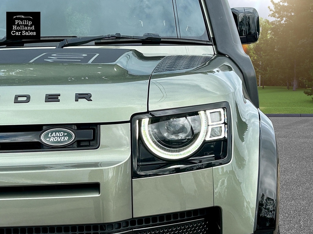 Land Rover Defender 110 Suv Green #3
