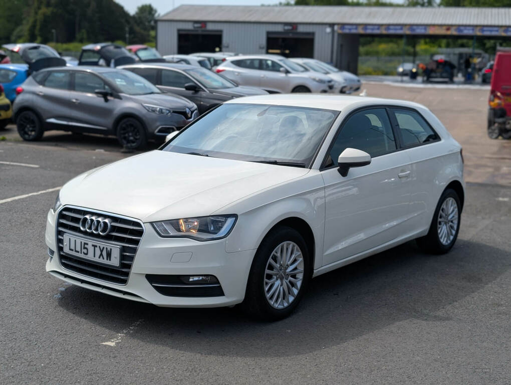 Audi A3 2.0 Tdi Se Technik LL15TXW White #4