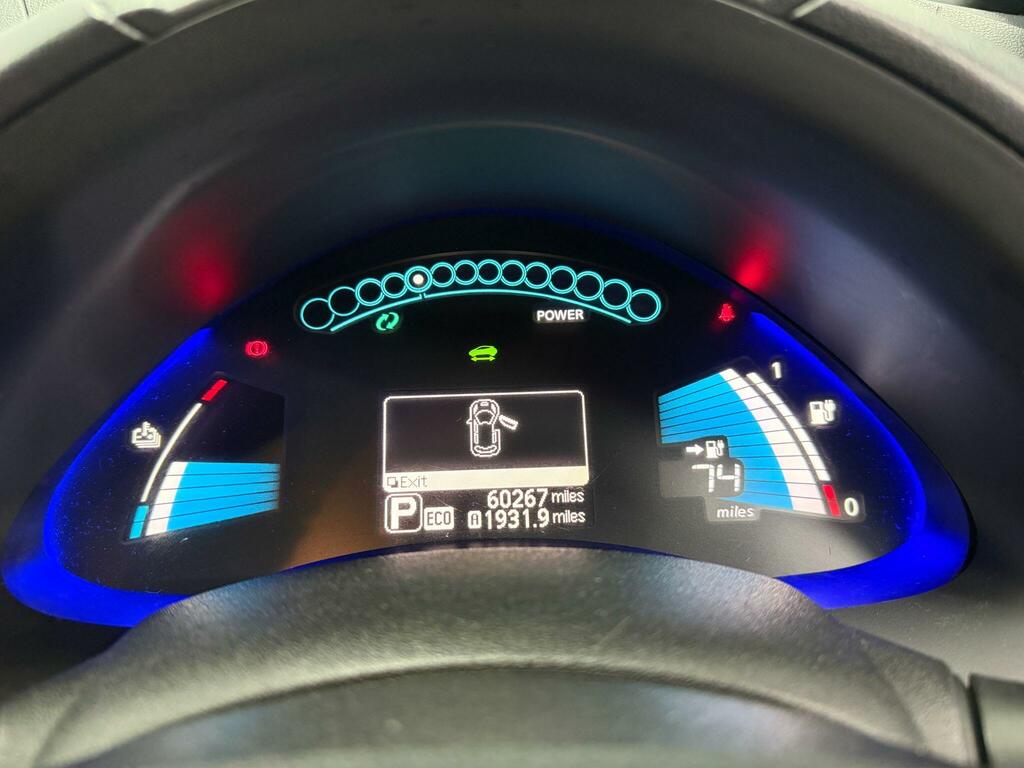 Nissan Leaf Leaf Tekna Red #10