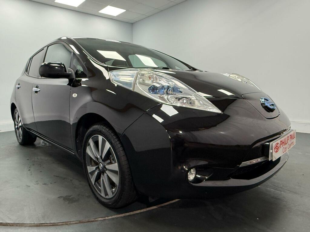 Nissan Leaf Leaf Tekna Red #31
