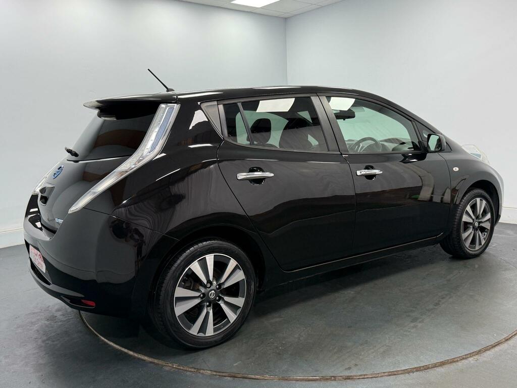 Nissan Leaf Leaf Tekna Red #45