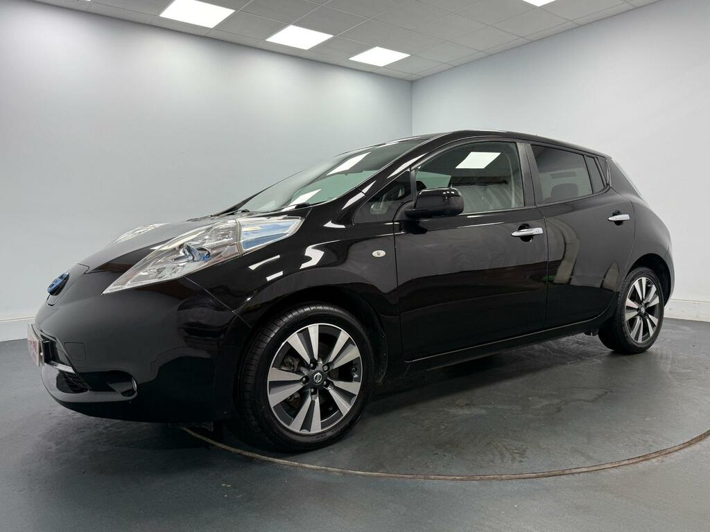 Nissan Leaf Leaf Tekna Red #38