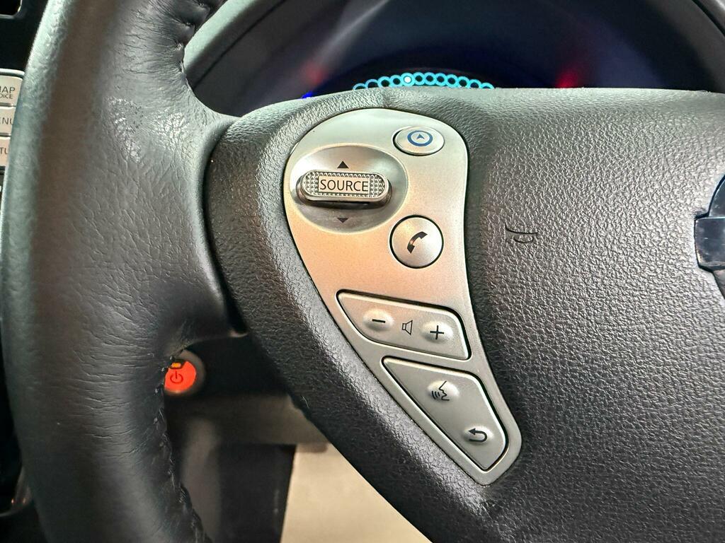 Nissan Leaf Leaf Tekna Red #8
