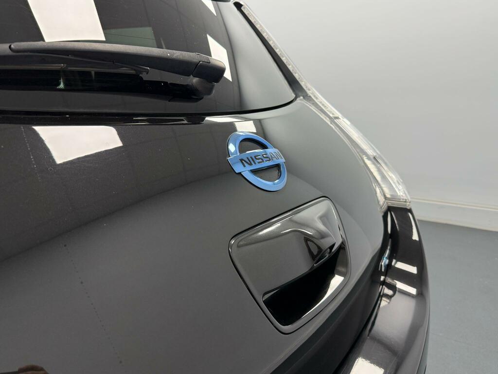 Nissan Leaf Leaf Tekna Red #41