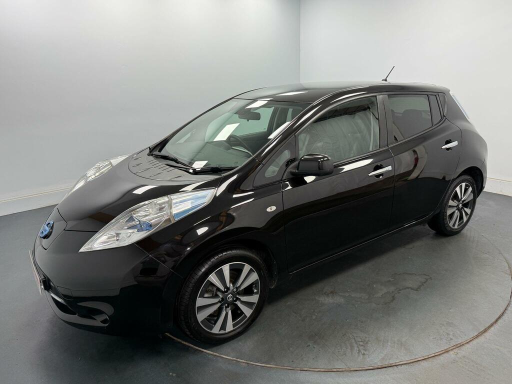 Nissan Leaf Leaf Tekna Red #37