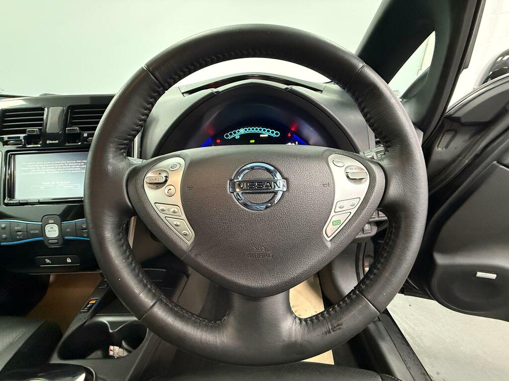Nissan Leaf Leaf Tekna Red #7