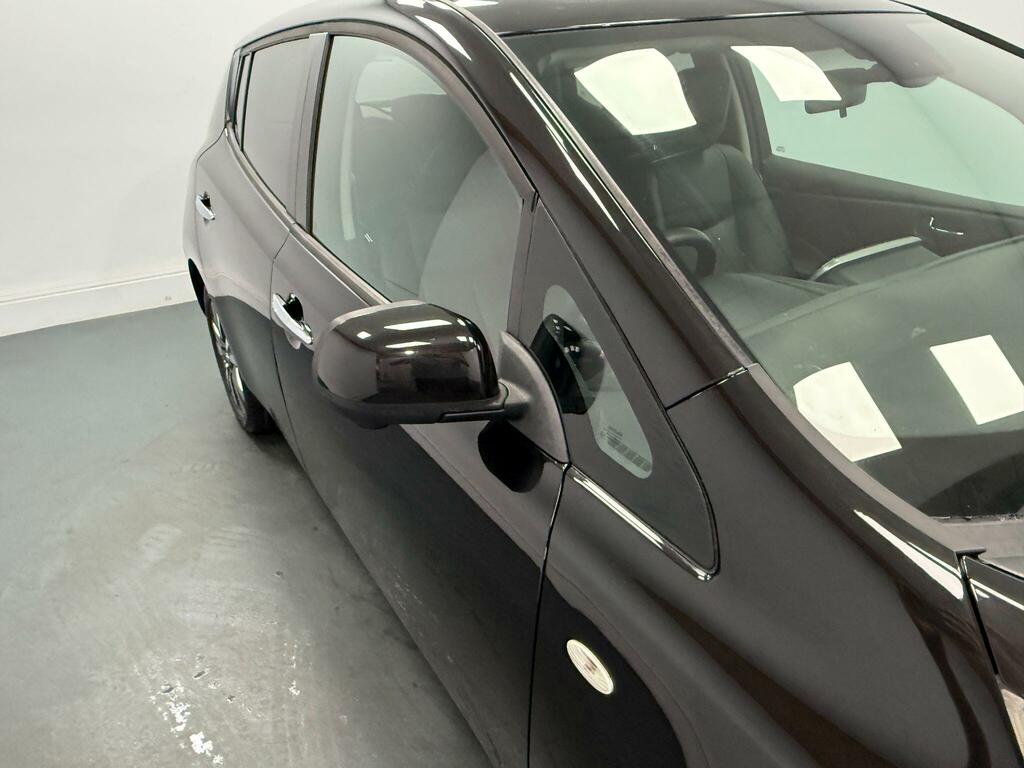Nissan Leaf Leaf Tekna Red #34
