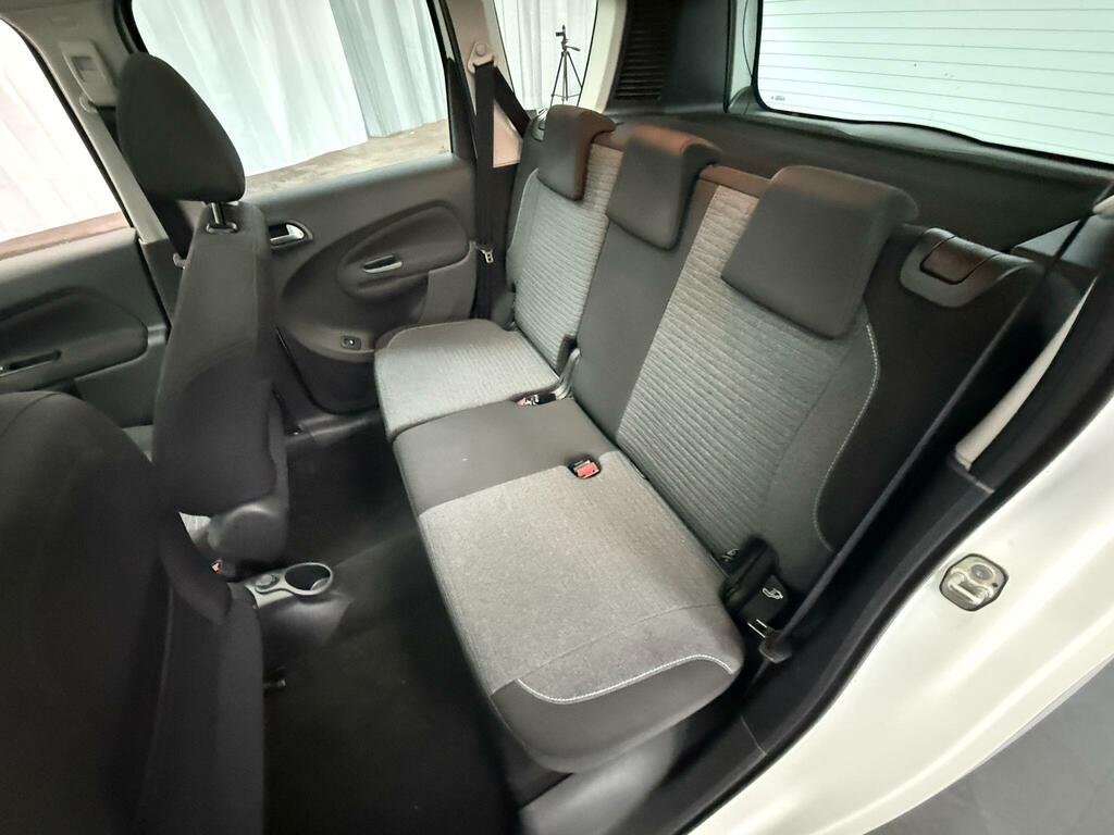 Citroen C3 Picasso 1.6L Platinum Purple #19