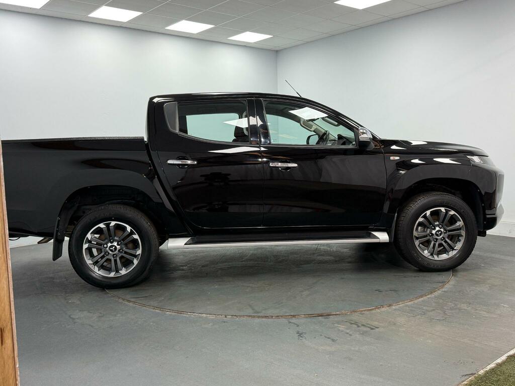 Mitsubishi L200 Black #29