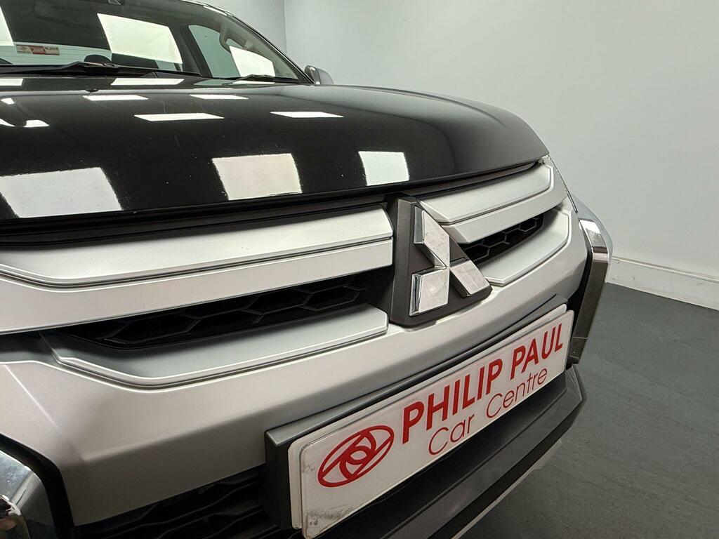Mitsubishi L200 Black #33
