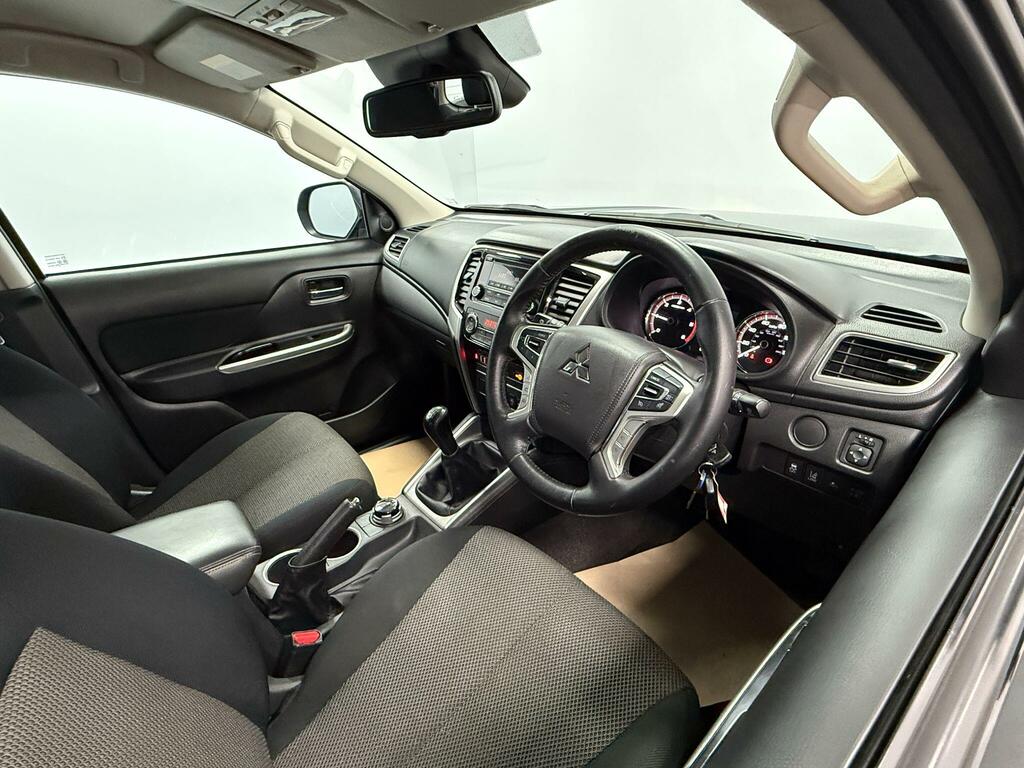 Mitsubishi L200 Black #17