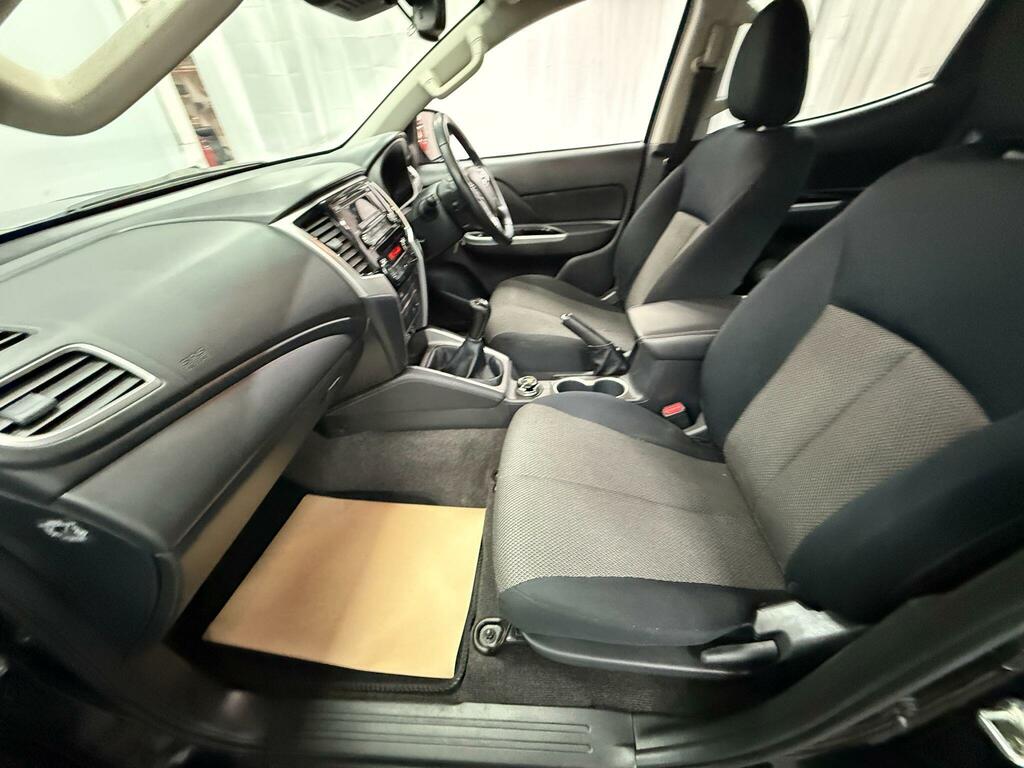 Mitsubishi L200 Black #25