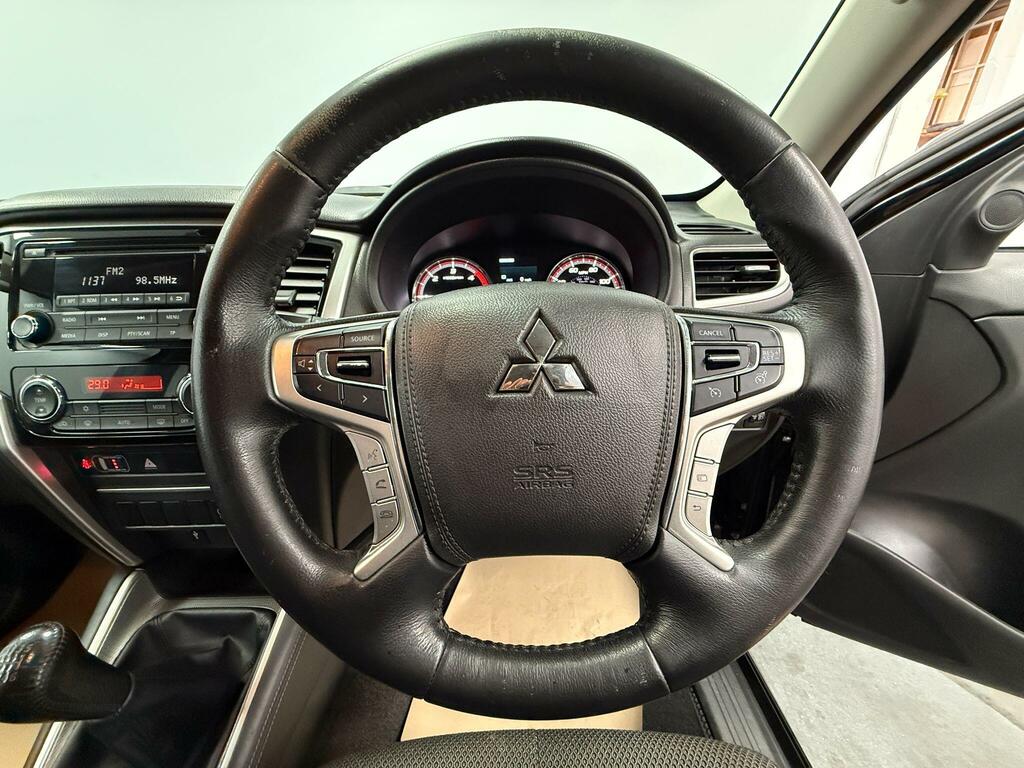 Mitsubishi L200 Black #7