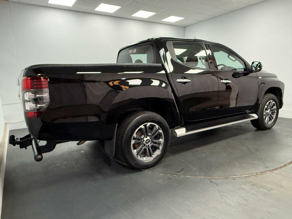 Mitsubishi L200 Black #44