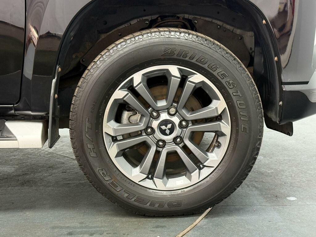 Mitsubishi L200 Black #45