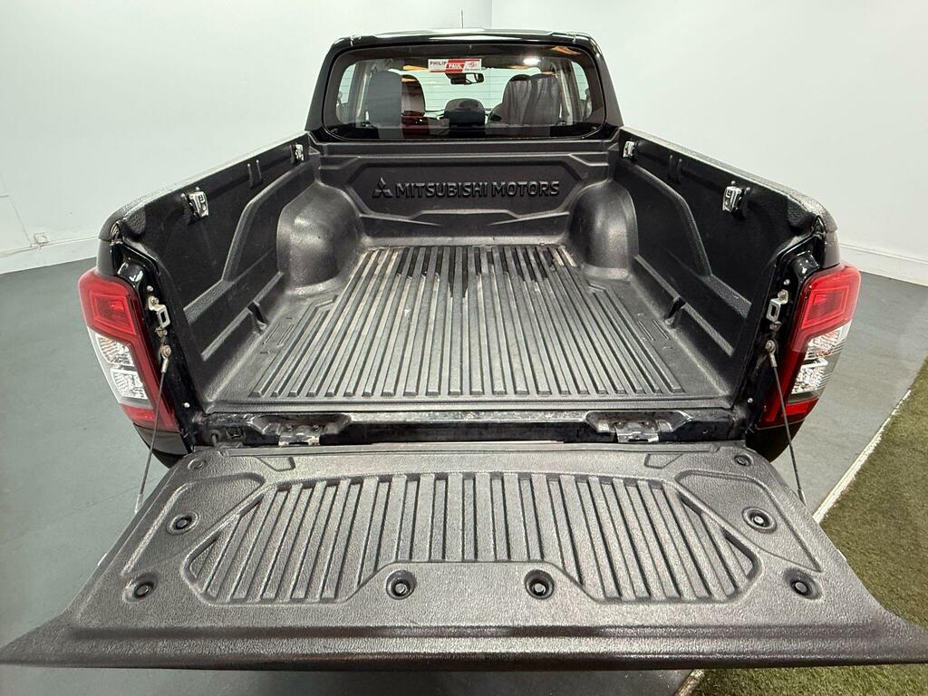 Mitsubishi L200 Black #20