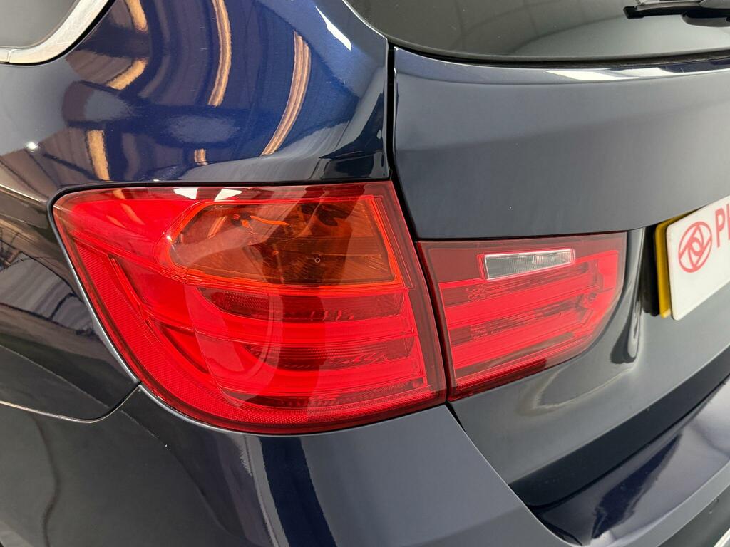 BMW 3 Series 320I Se Saloon Black #42