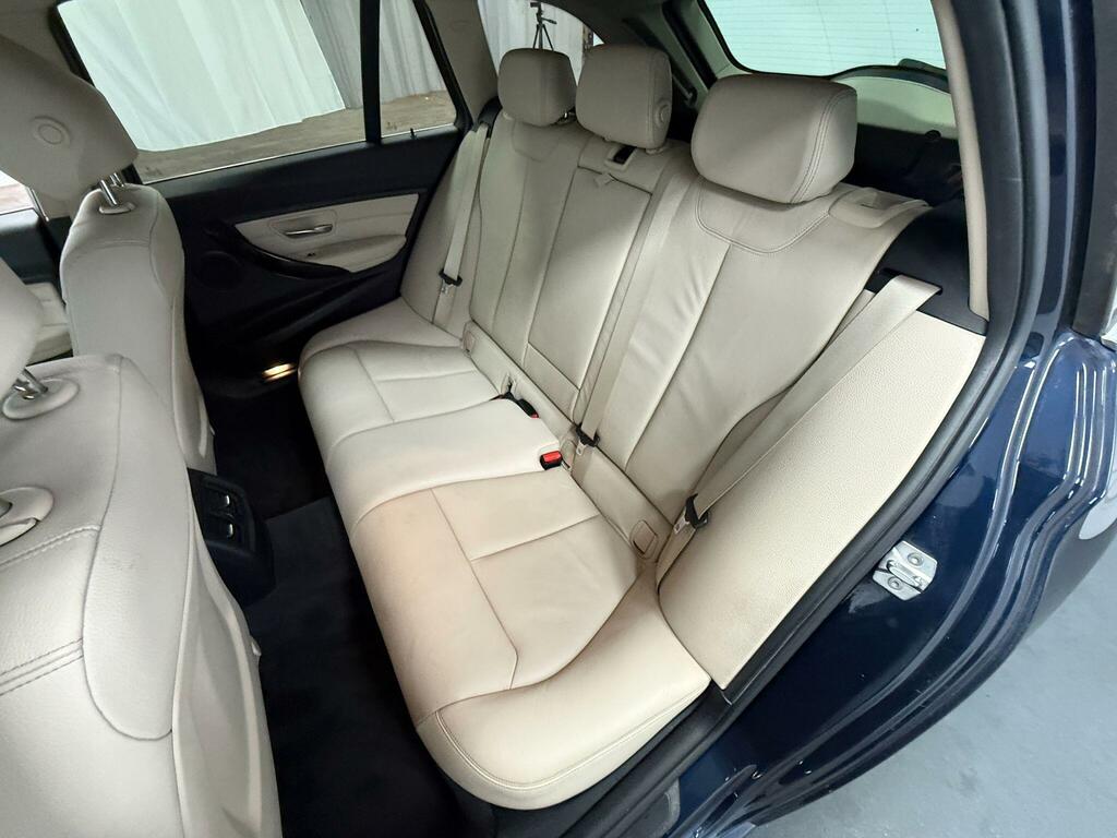 BMW 3 Series 320I Se Saloon Black #24