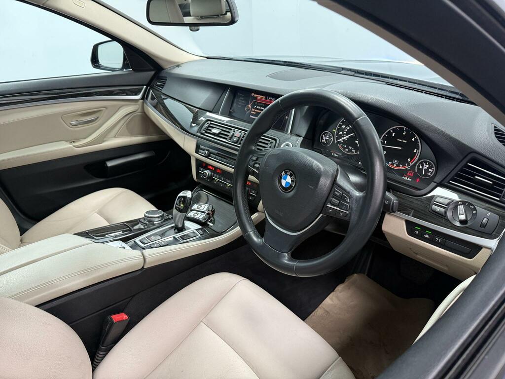 BMW 5 Series Black #18