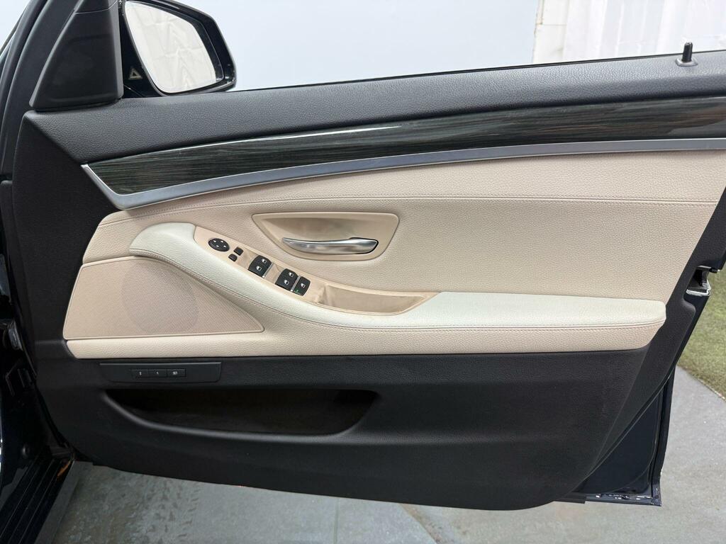 BMW 5 Series Black #17