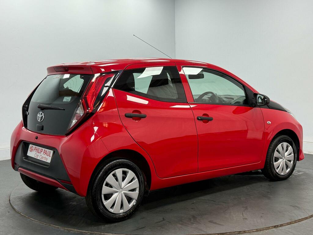 Toyota Aygo 1.0 Vvt-i X Red #4