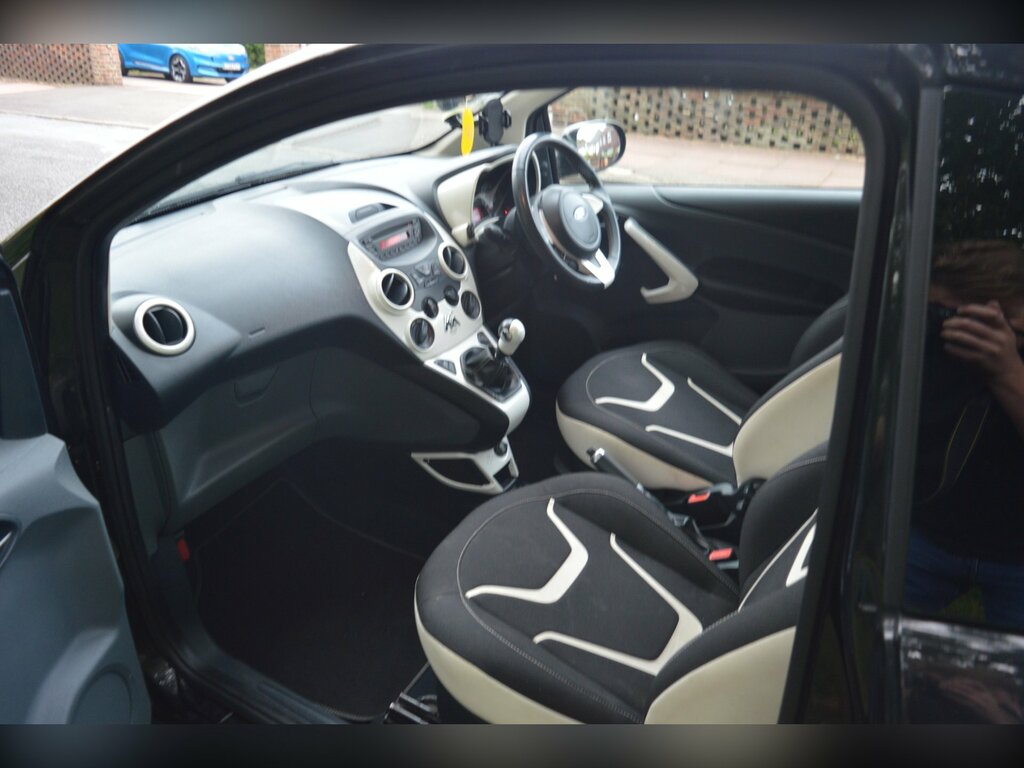 Ford KA Zetec White Edition White #12