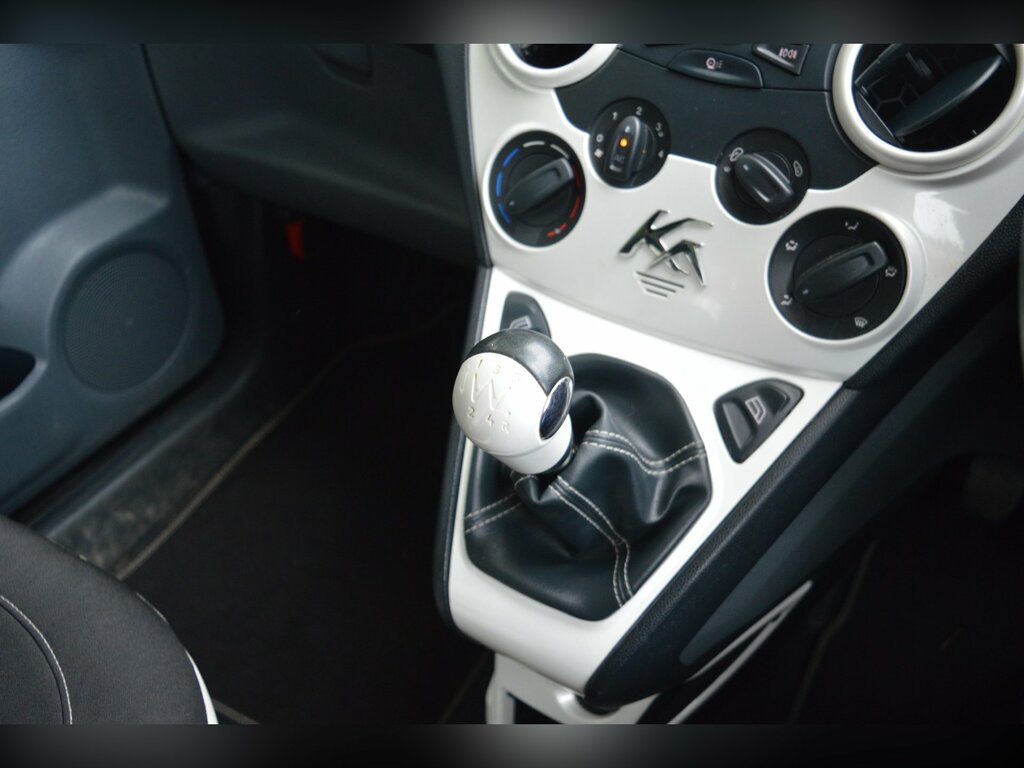 Ford KA Zetec White Edition White #15