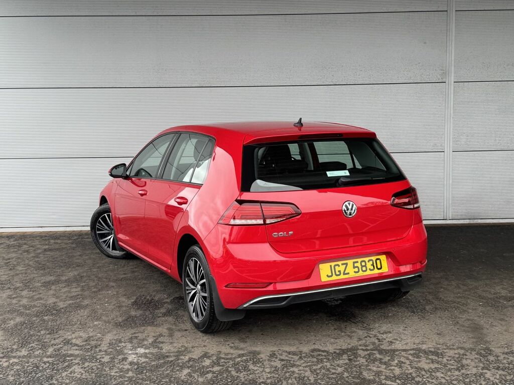 Volkswagen Golf 1.6 Tdi Se Navigation 115 Bhp JGZ5830 Red #5