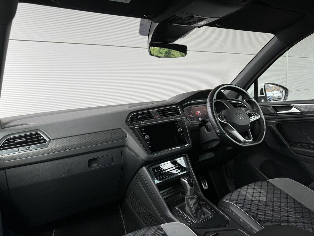 Volkswagen Tiguan 2.0 Tdi R Line 150 Bhp Dsg YH72OMW White #6
