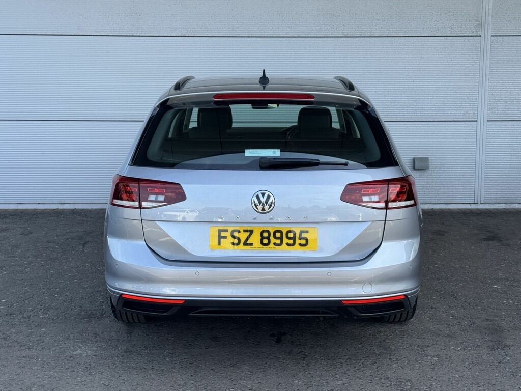 Volkswagen Passat Estate 2.0 Tdi Se Nav 150 Bhp Dsg Silver #4
