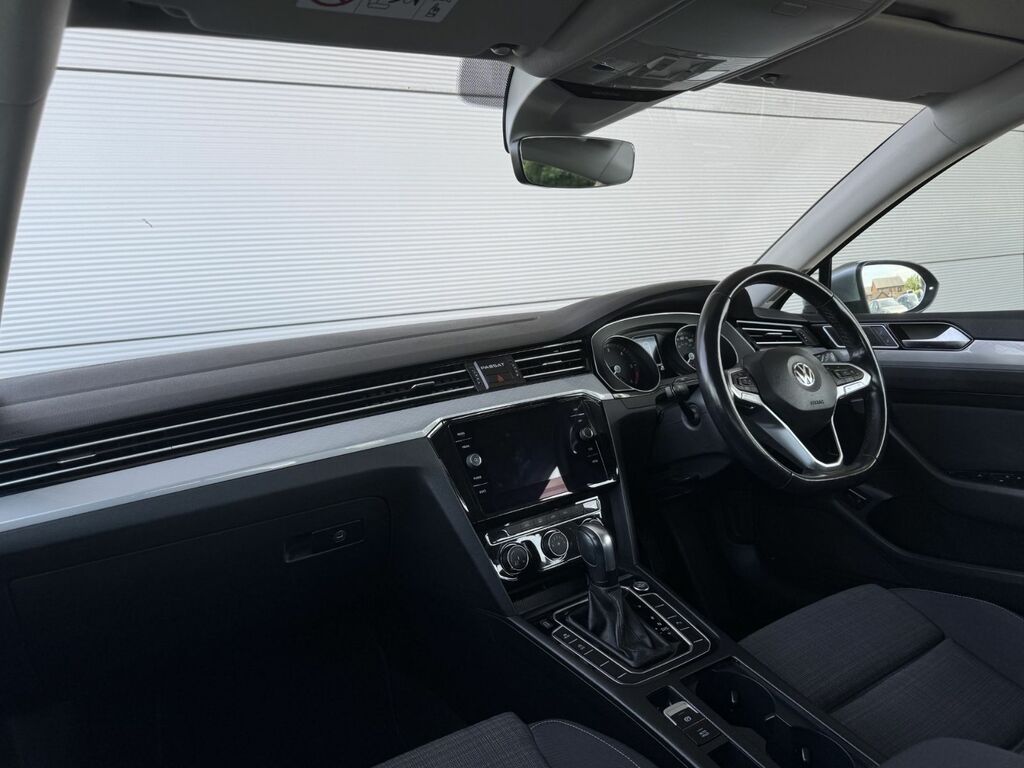 Volkswagen Passat Estate 2.0 Tdi Se Nav 150 Bhp Dsg Silver #6