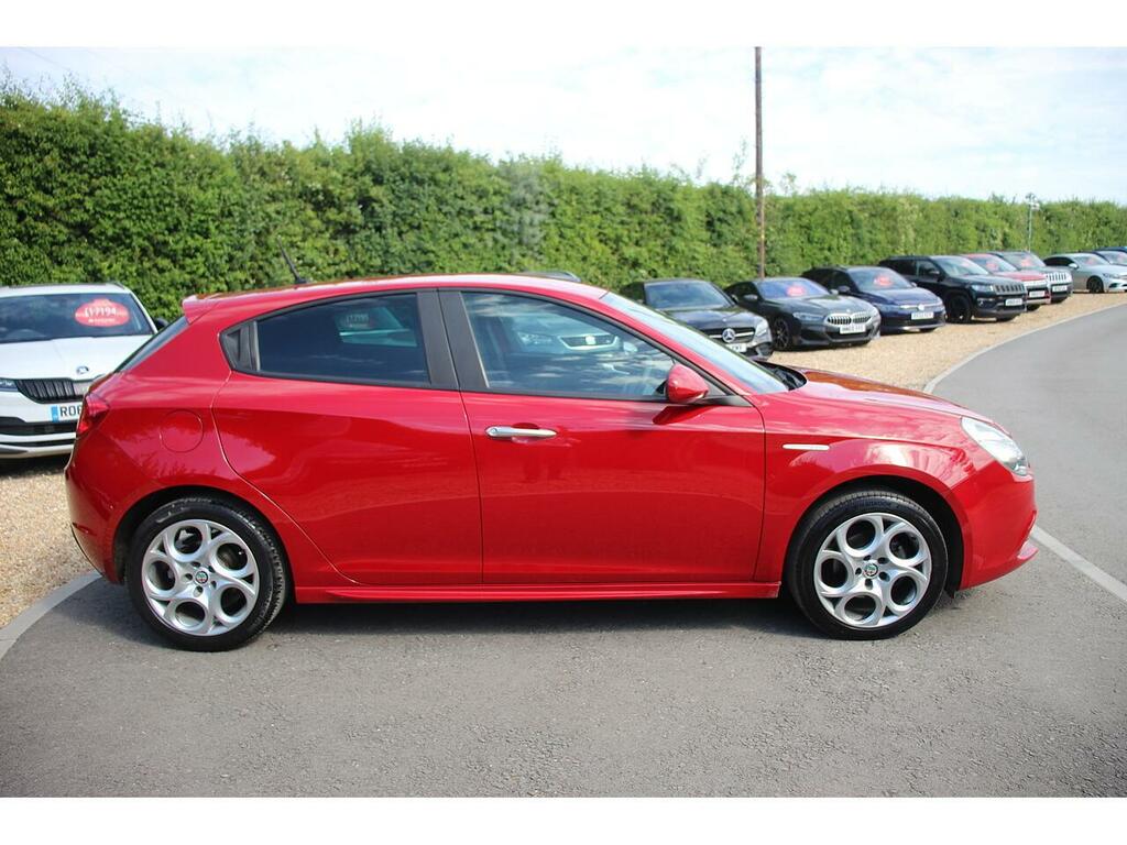 Alfa Romeo Giulietta Hatchback Red #4