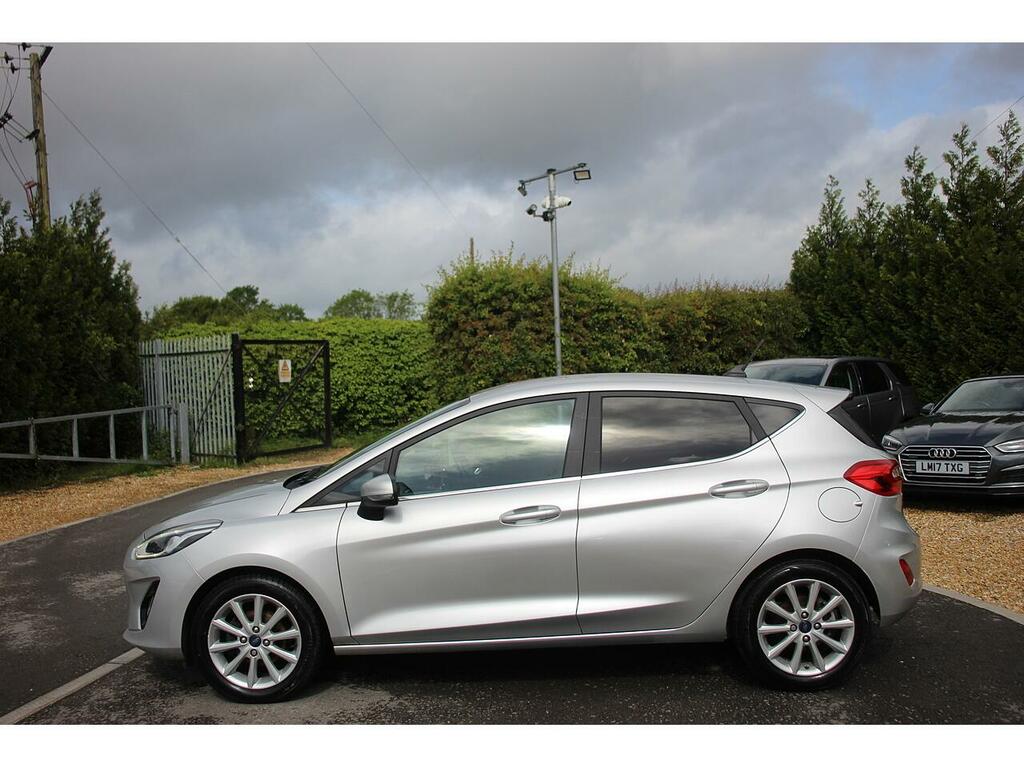 Ford Fiesta Hatchback Silver #4