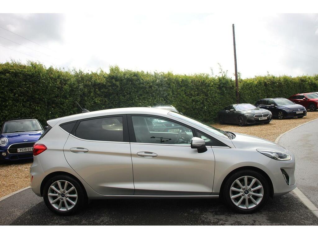 Ford Fiesta Hatchback Silver #3