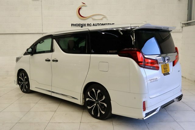 Toyota Alphard 2021 Toyota Alphard 3.5 Executive Lounge Vat Quali White #4