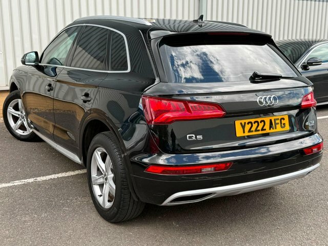 Audi Q5 Tdi 40 Sport S Black #4