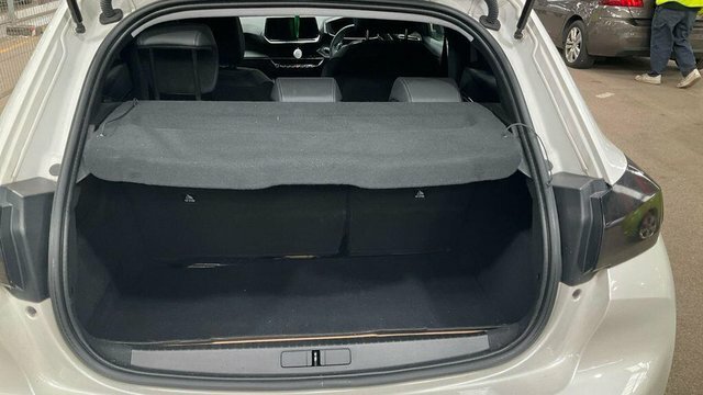 Peugeot 208 Puretech Allure Premium Eat White #4