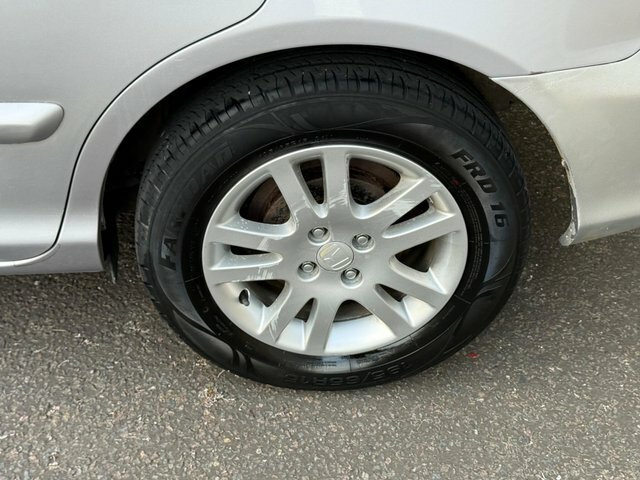 Honda Civic Hatchback 1.6 I-vtec Se Sport 200353 Green #28