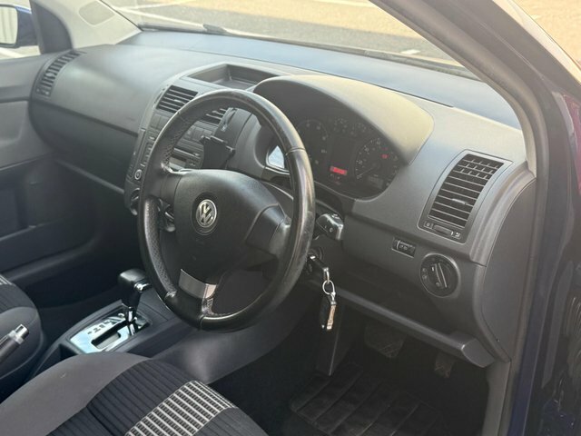 Volkswagen Polo 1L Se Black #37