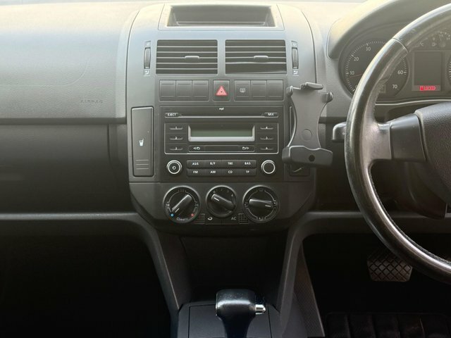 Volkswagen Polo 1L Se Black #11