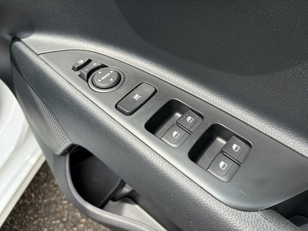 Kia RIO 1.0 T Gdi Mhev 3 Hatchback Hybrid Manua  #15