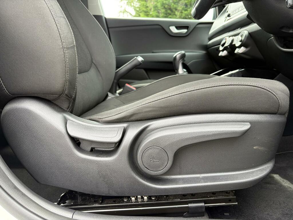 Kia RIO 1.0 T Gdi Mhev 3 Hatchback Hybrid Manua  #23