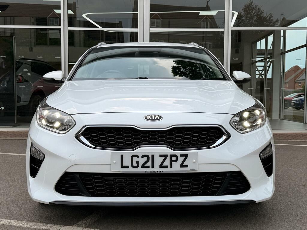 Kia Ceed 1.6 Crdi Mhev 3 Sportswagon Hybrid Dct White #2