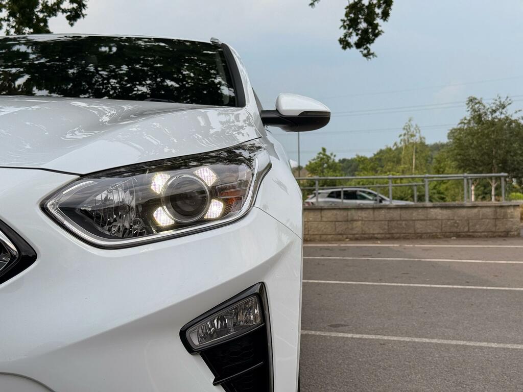 Kia Ceed 1.6 Crdi Mhev 3 Sportswagon Hybrid Dct White #6