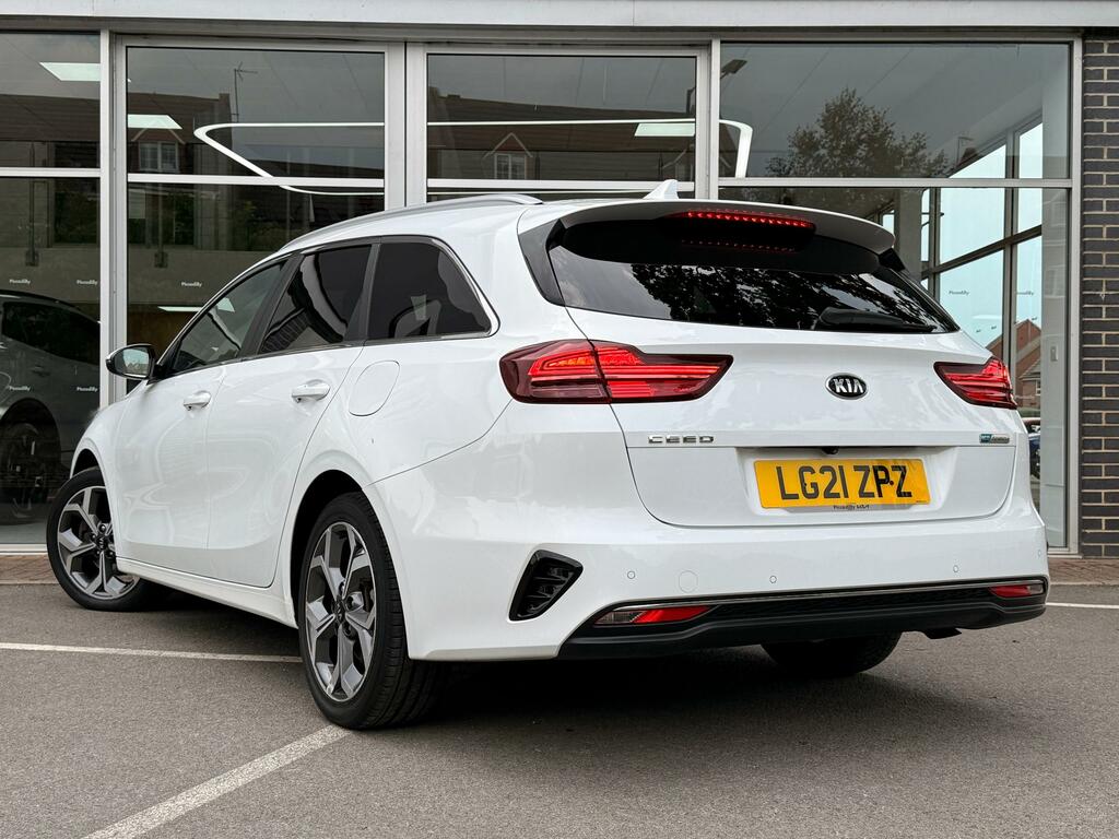 Kia Ceed 1.6 Crdi Mhev 3 Sportswagon Hybrid Dct White #4